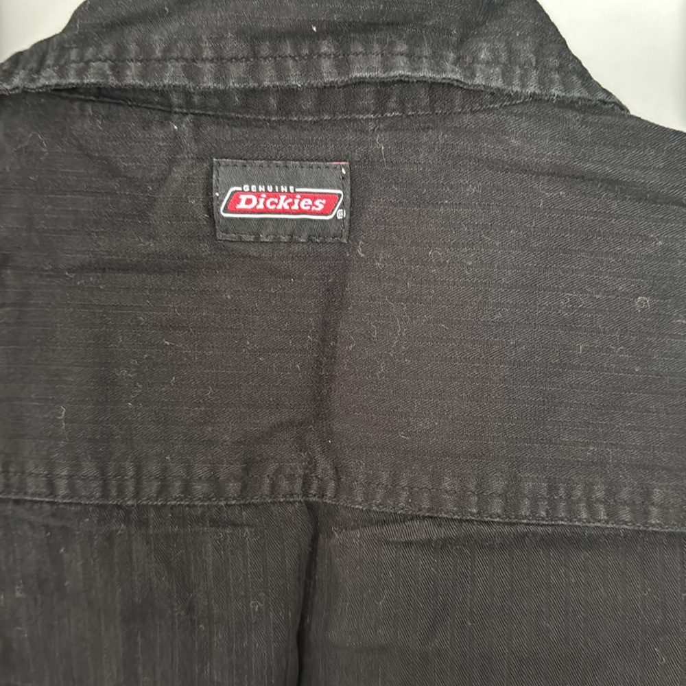 Black Short Sleeve Button-Up Shirt - Picture 5 of 5
